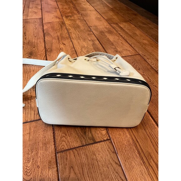 Yves Saint Laurent Vintage Bucket Bag Ivory - Picture 6 of 12